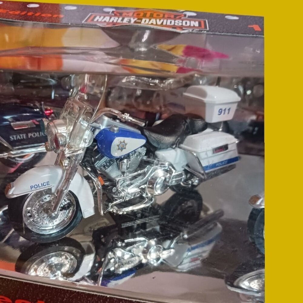 Harley-Davidson Collector Edition 1:18 Scale Police Motorcycles Maisto Series 3 - Picture 3 of 12